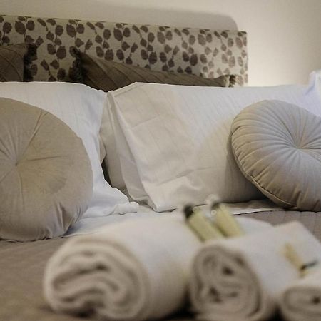 Verona Suites And Rooms ภายนอก รูปภาพ