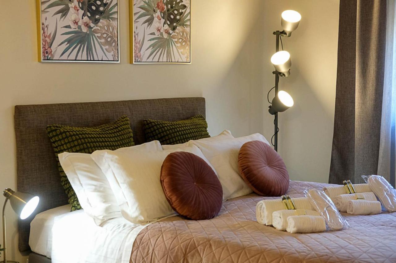 Verona Suites And Rooms ภายนอก รูปภาพ