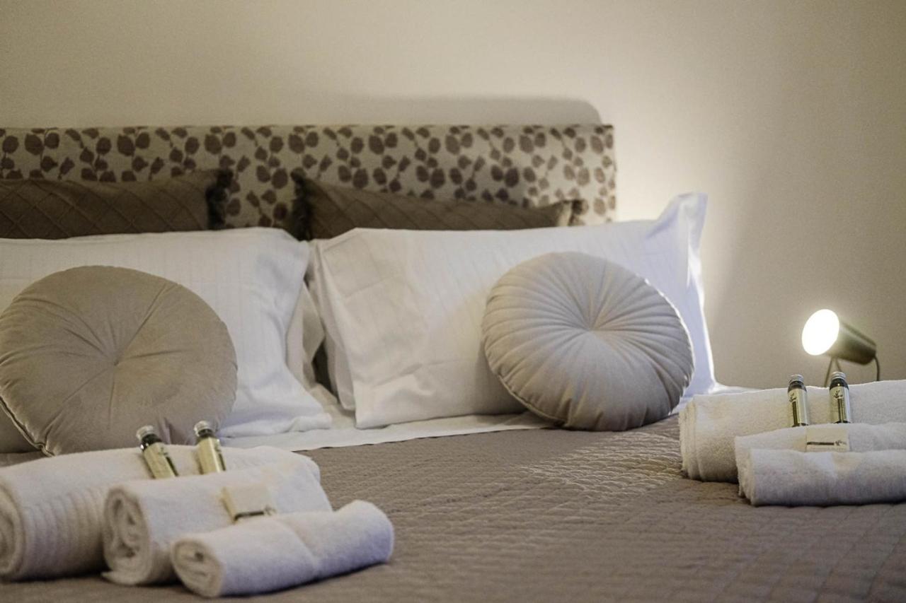 Verona Suites And Rooms ภายนอก รูปภาพ