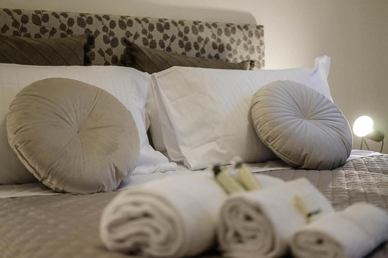 Verona Suites And Rooms ภายนอก รูปภาพ