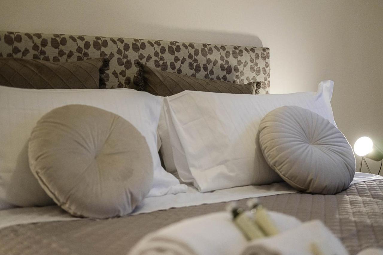 Verona Suites And Rooms ภายนอก รูปภาพ