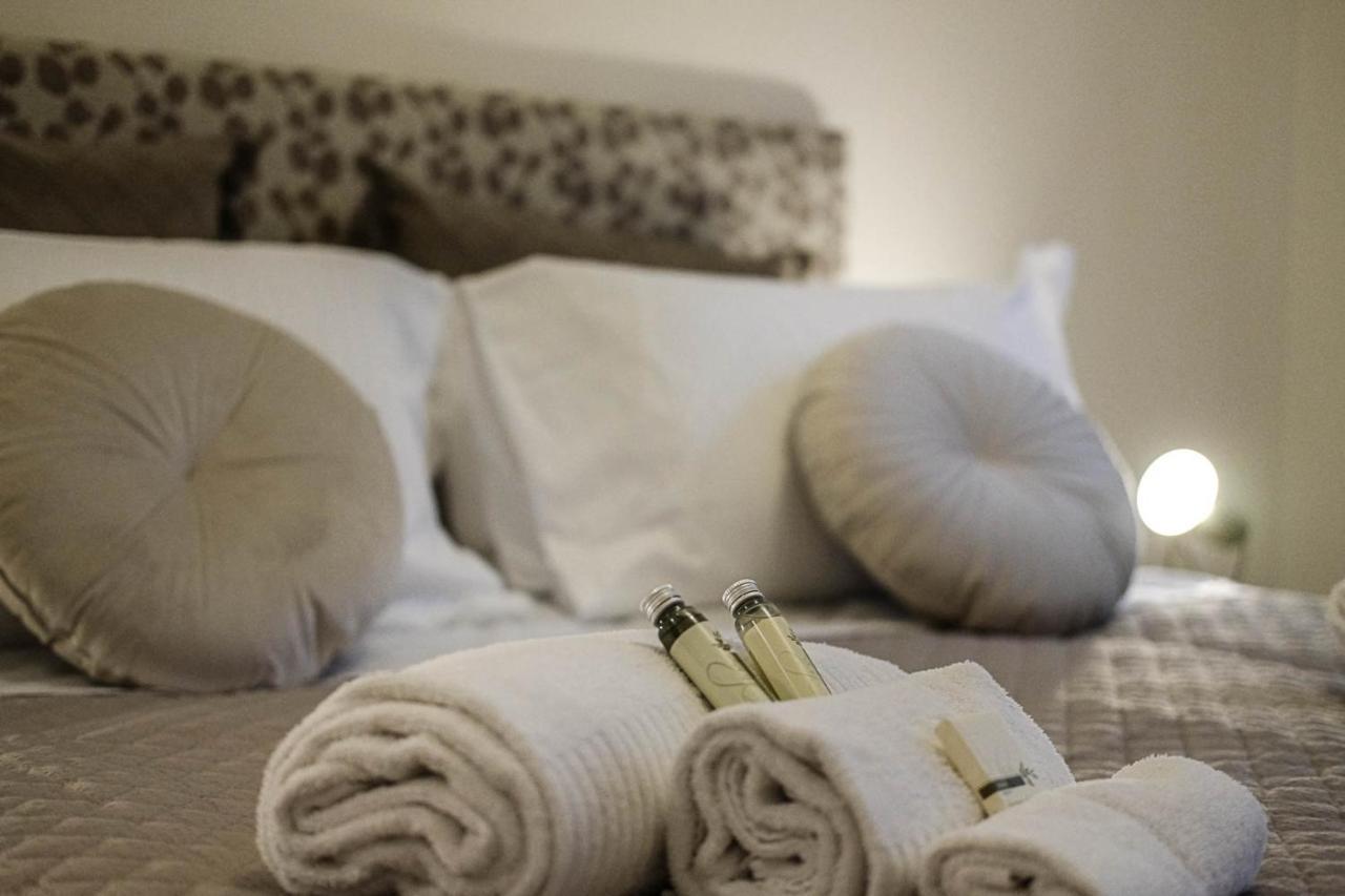 Verona Suites And Rooms ภายนอก รูปภาพ