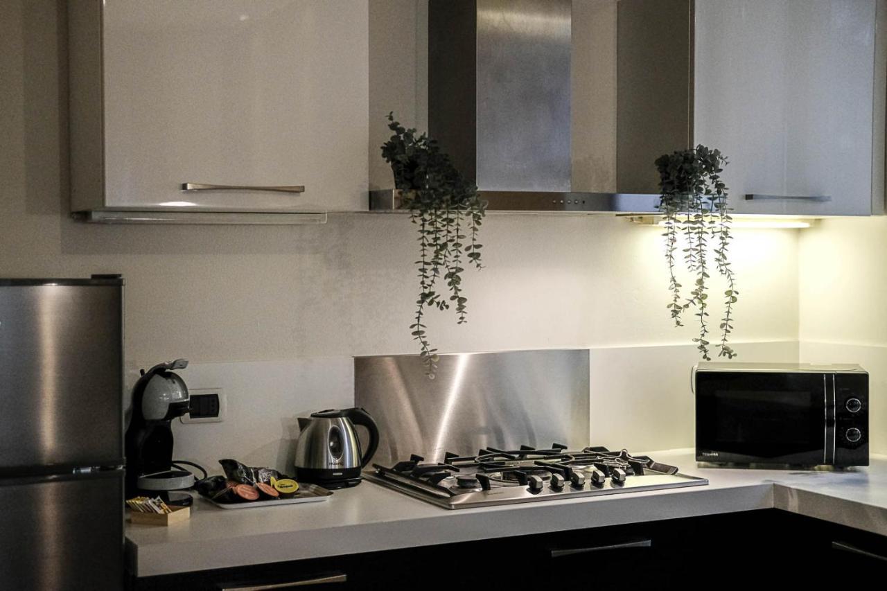 Verona Suites And Rooms ภายนอก รูปภาพ