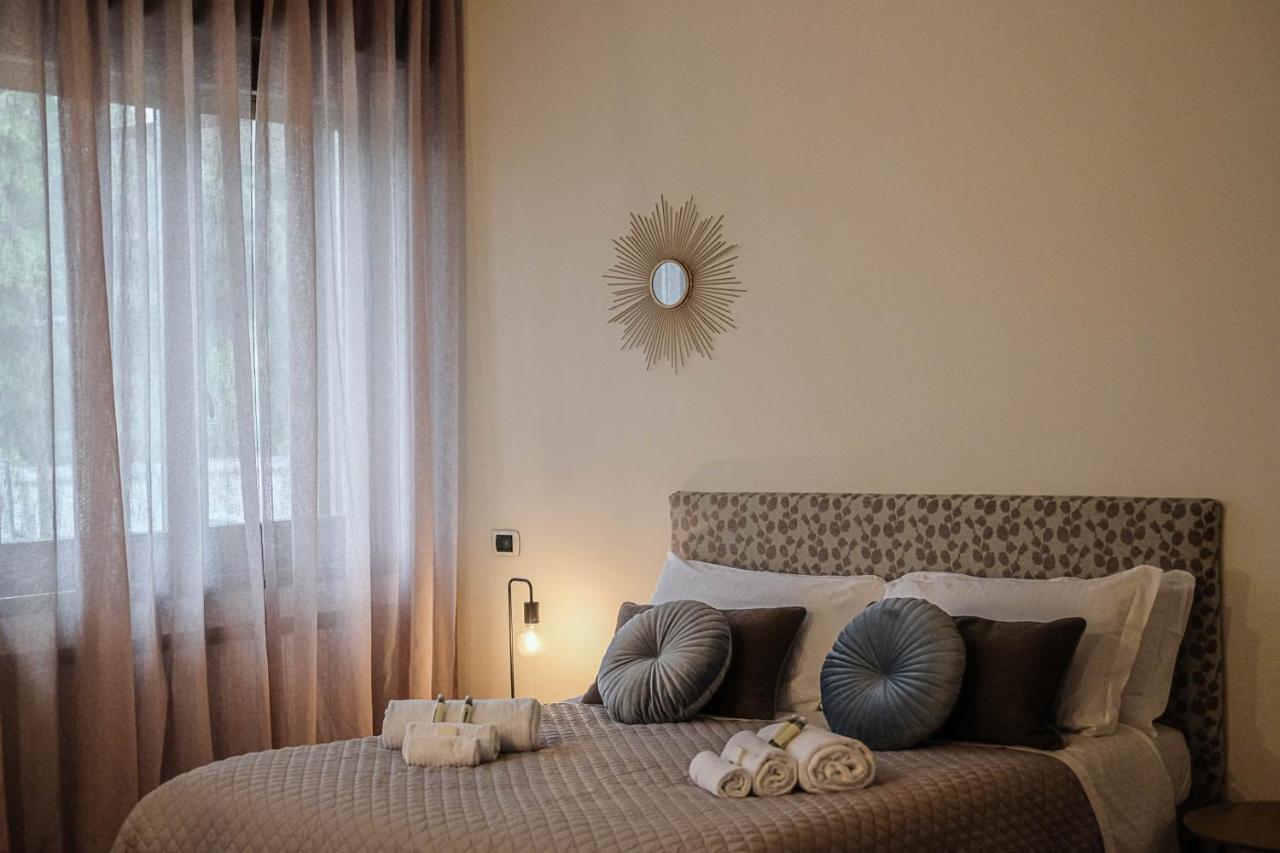 Verona Suites And Rooms ภายนอก รูปภาพ